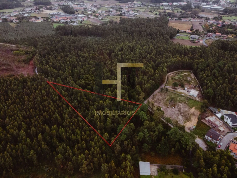 Terreno para Venda em Castêlo da Maia Foto 1