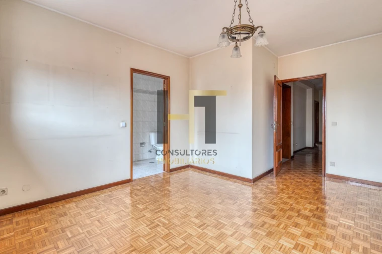 Apartamento T4 para Venda em Cedofeita, Santo Ildefonso, Sé, Miragaia, São Nicolau e Vitória Foto 11