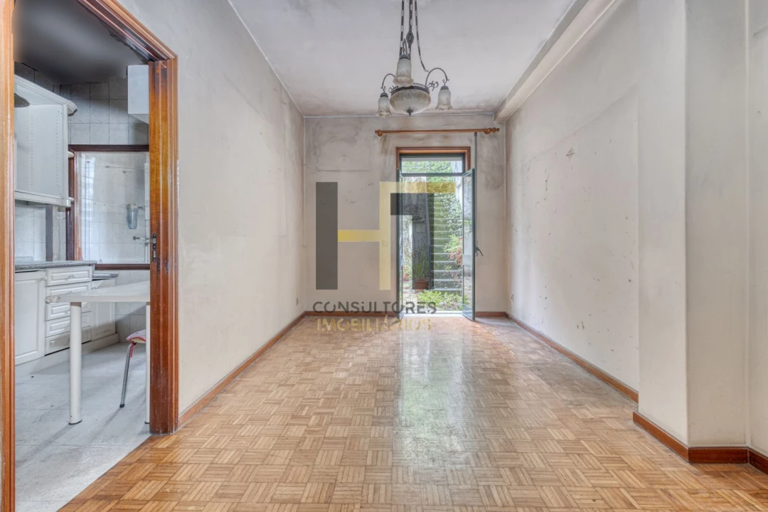 Apartamento T4 para Venda em Cedofeita, Santo Ildefonso, Sé, Miragaia, São Nicolau e Vitória Foto 3