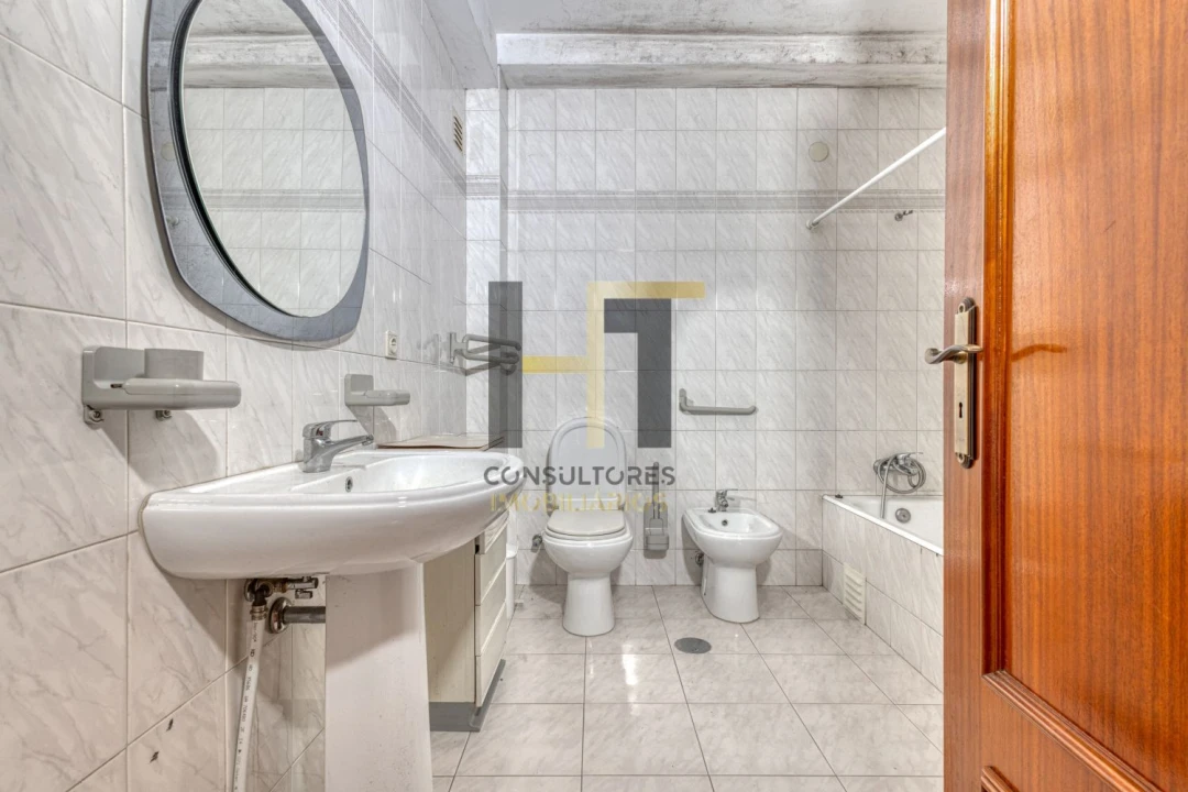 Apartamento T4 para Venda em Cedofeita, Santo Ildefonso, Sé, Miragaia, São Nicolau e Vitória Foto 12