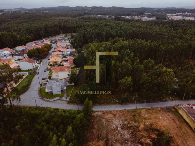 Terreno para Venda em Castêlo da Maia Foto 2