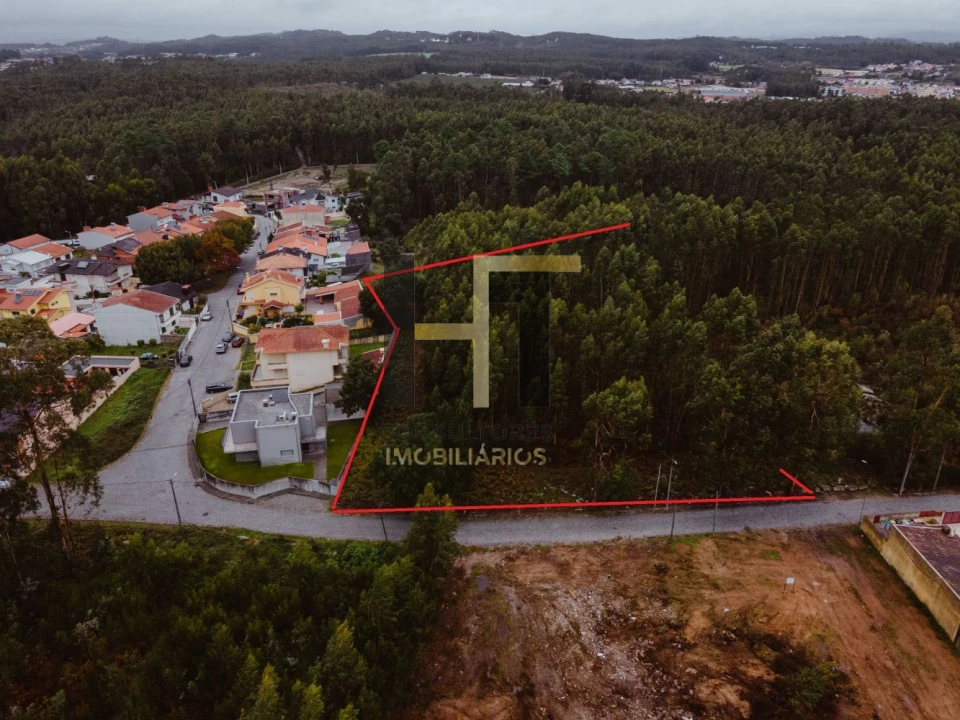 Terreno para Venda em Castêlo da Maia Foto 1