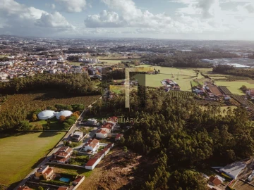 Terreno para Venda em Castêlo da Maia