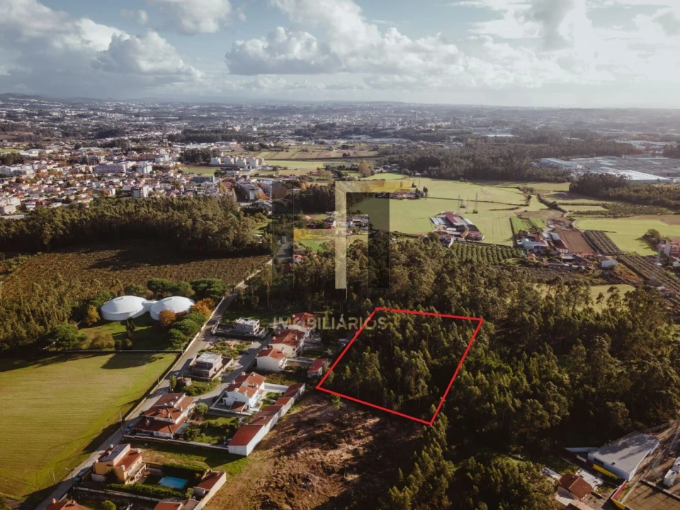 Terreno para Venda em Castêlo da Maia Foto 17