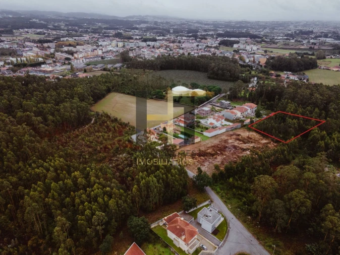Terreno para Venda em Castêlo da Maia Foto 9