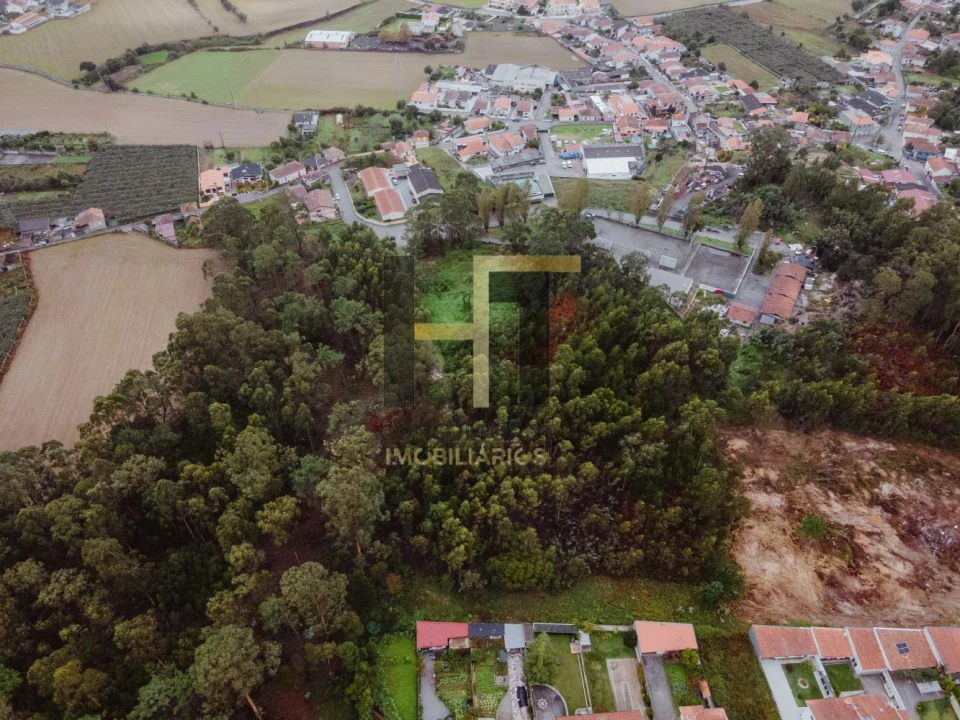 Terreno para Venda em Castêlo da Maia Foto 1