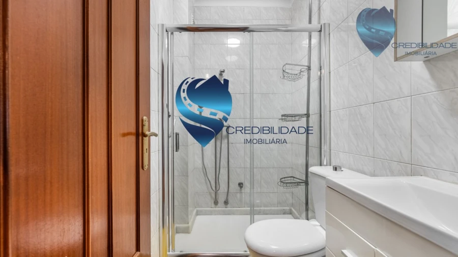 Moradia T3 para Venda em Azurem Foto 10