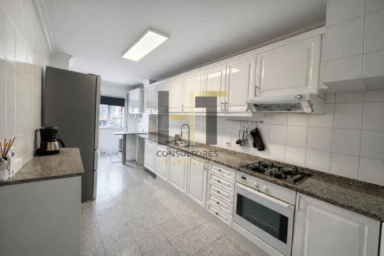 Apartamento T3 para Venda em Santa Marinha e São Pedro da Afurada Foto 3