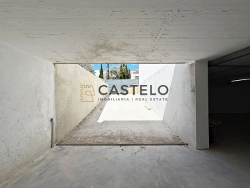 Moradia T4 para Venda em Loule (São Clemente)