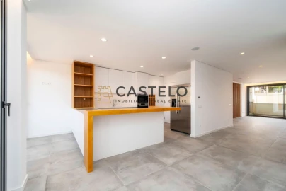 Moradia T3 para Venda em Loule (São Sebastião)