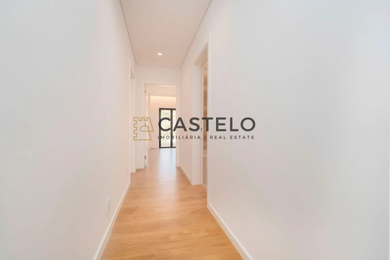 Moradia T3 para Venda em Loule (São Sebastião) Foto 26