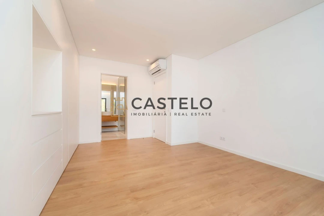 Moradia T3 para Venda em Loule (São Sebastião) Foto 31