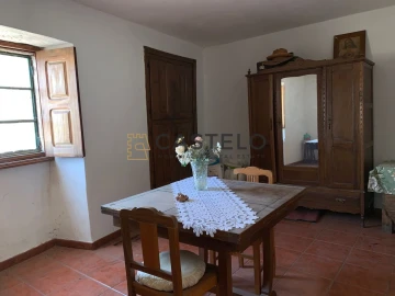 Moradia T3 para Venda em Almeida