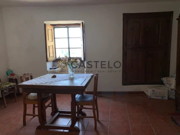 Moradia T3 para Venda em Almeida