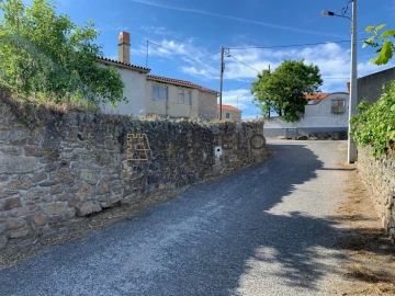 Moradia T3 para Venda em Almeida