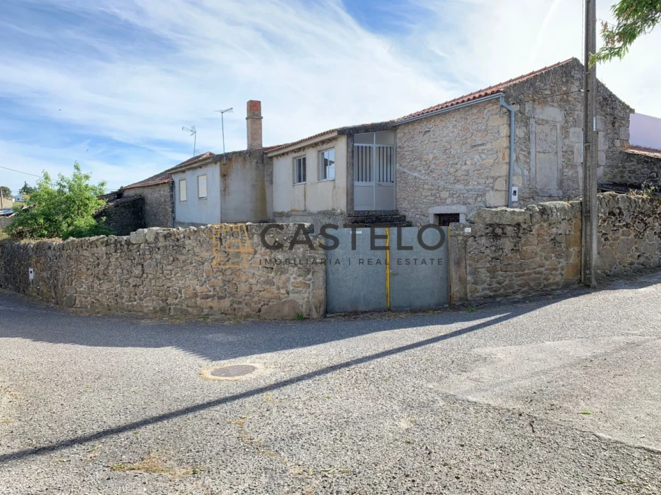 Moradia T3 para Venda em Almeida Foto 2