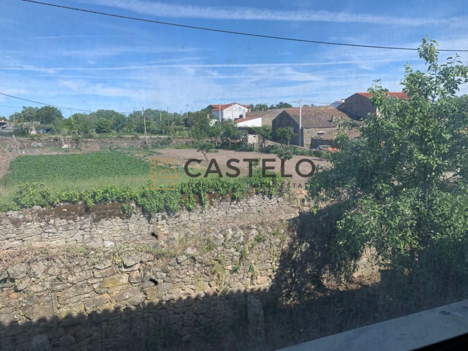 Moradia T3 para Venda em Almeida Foto 23