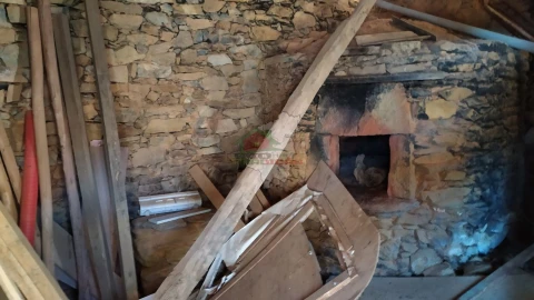 Terreno para Venda em Castanheira de Pêra e Coentral