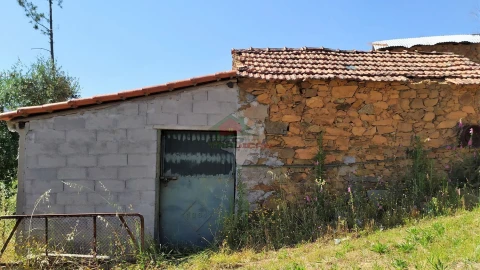 Terreno para Venda em Castanheira de Pêra e Coentral
