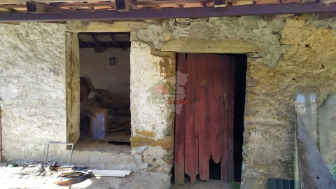 Terreno para Venda em Castanheira de Pêra e Coentral