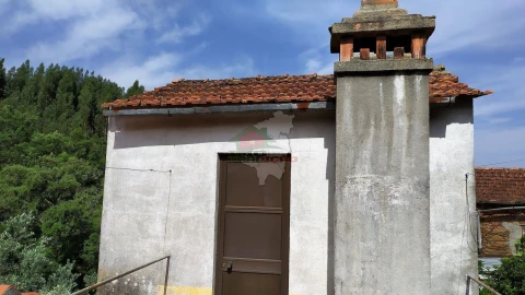 Moradia T2 para Venda em Portela do Fojo-Machio