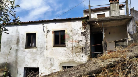 Moradia T2 para Venda em Portela do Fojo-Machio