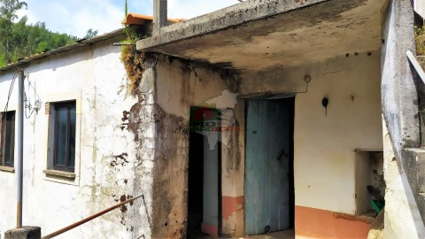 Moradia T2 para Venda em Portela do Fojo-Machio