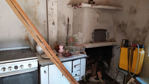 Moradia T2 para Venda em Portela do Fojo-Machio