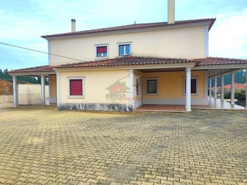 Moradia T5 para Venda em Proença-A-Nova e Peral