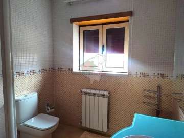 Moradia T5 para Venda em Proença-A-Nova e Peral