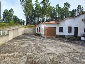 Moradia T6 para Venda em Cumeada e Marmeleiro