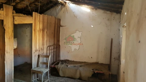 Moradia T1 para Venda em Pedrogão Pequeno