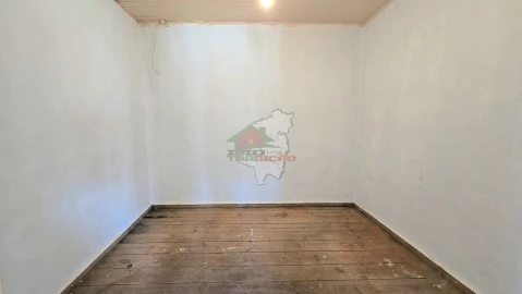 Moradia T3 para Venda em Cernache do Bonjardim, Nesperal e Palhais