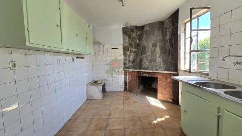 Moradia T3 para Venda em Cernache do Bonjardim, Nesperal e Palhais