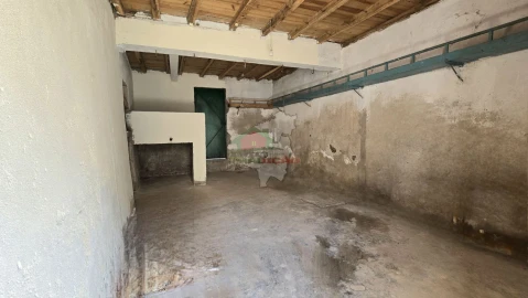 Moradia T3 para Venda em Cernache do Bonjardim, Nesperal e Palhais