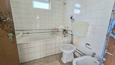 Moradia T3 para Venda em Cernache do Bonjardim, Nesperal e Palhais