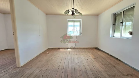 Moradia T3 para Venda em Cernache do Bonjardim, Nesperal e Palhais