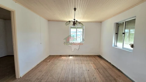 Moradia T3 para Venda em Cernache do Bonjardim, Nesperal e Palhais