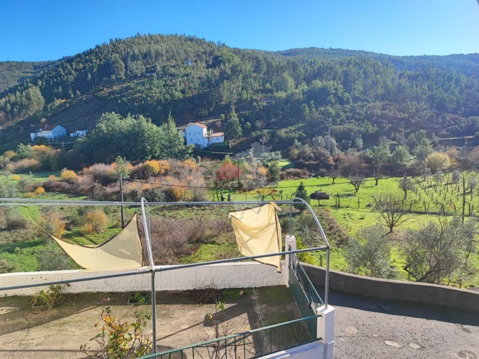 Moradia T1 para Venda em Cabril Foto 4