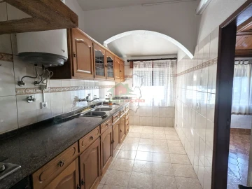 Moradia T3 para Venda em Cernache do Bonjardim, Nesperal e Palhais