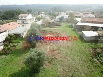 Moradia T2 para Venda em Freixianda, Ribeira do Fárrio e Formigais