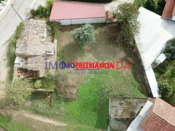Moradia T2 para Venda em Freixianda, Ribeira do Fárrio e Formigais