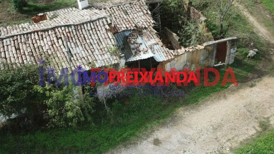Moradia T2 para Venda em Freixianda, Ribeira do Fárrio e Formigais