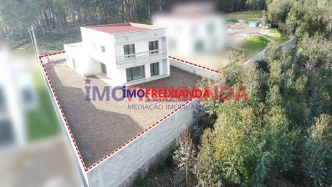 Moradia T4 para Venda em Caxarias