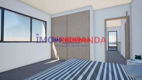 Moradia T4 para Venda em Caxarias