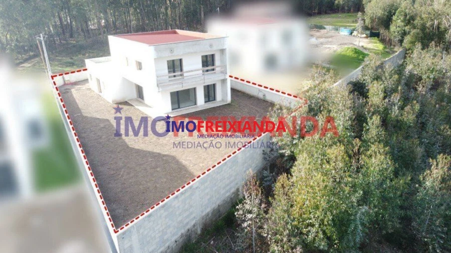 Moradia T4 para Venda em Caxarias