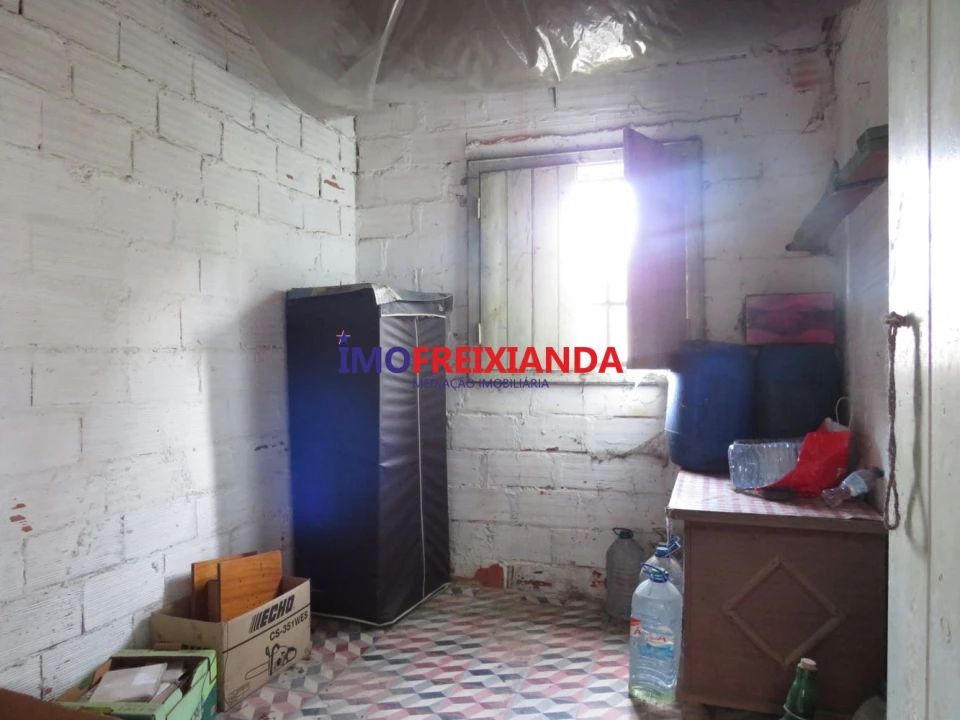 Moradia T2 para Venda em Rio de Couros e Casal dos Bernardos Foto 10