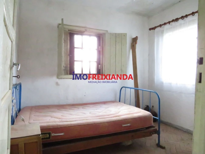 Moradia T2 para Venda em Rio de Couros e Casal dos Bernardos Foto 11