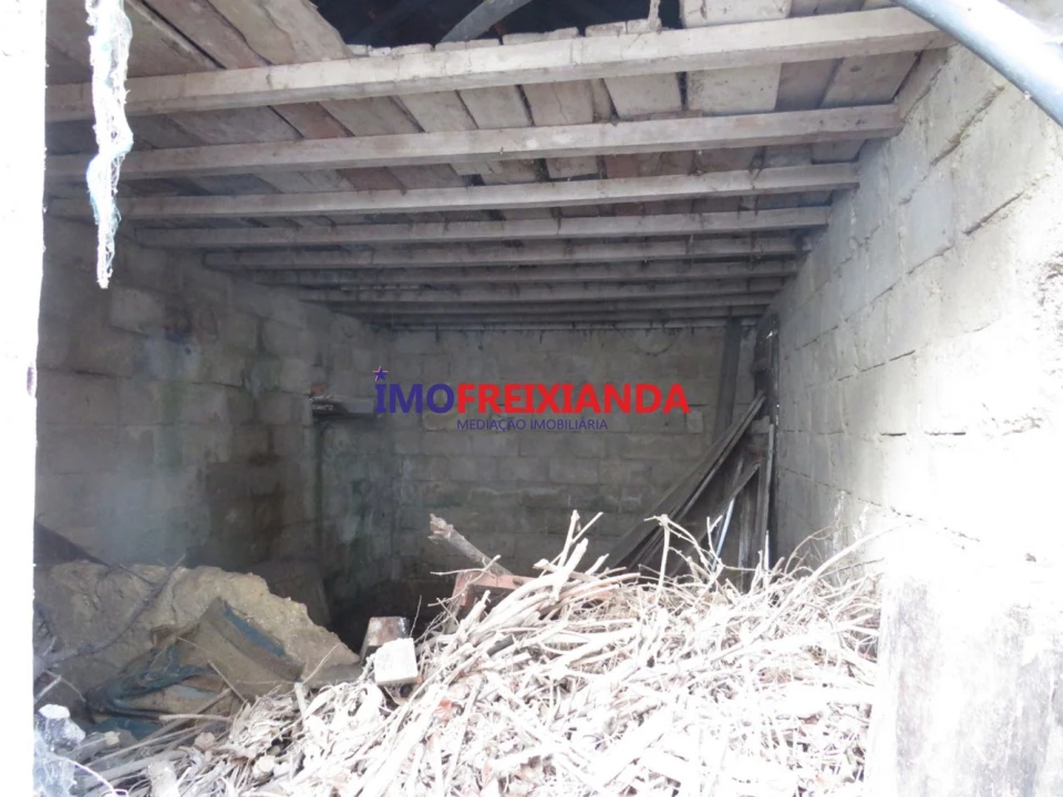 Moradia T2 para Venda em Rio de Couros e Casal dos Bernardos Foto 19