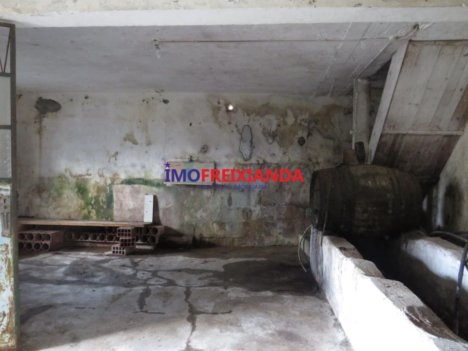 Moradia T2 para Venda em Rio de Couros e Casal dos Bernardos Foto 17